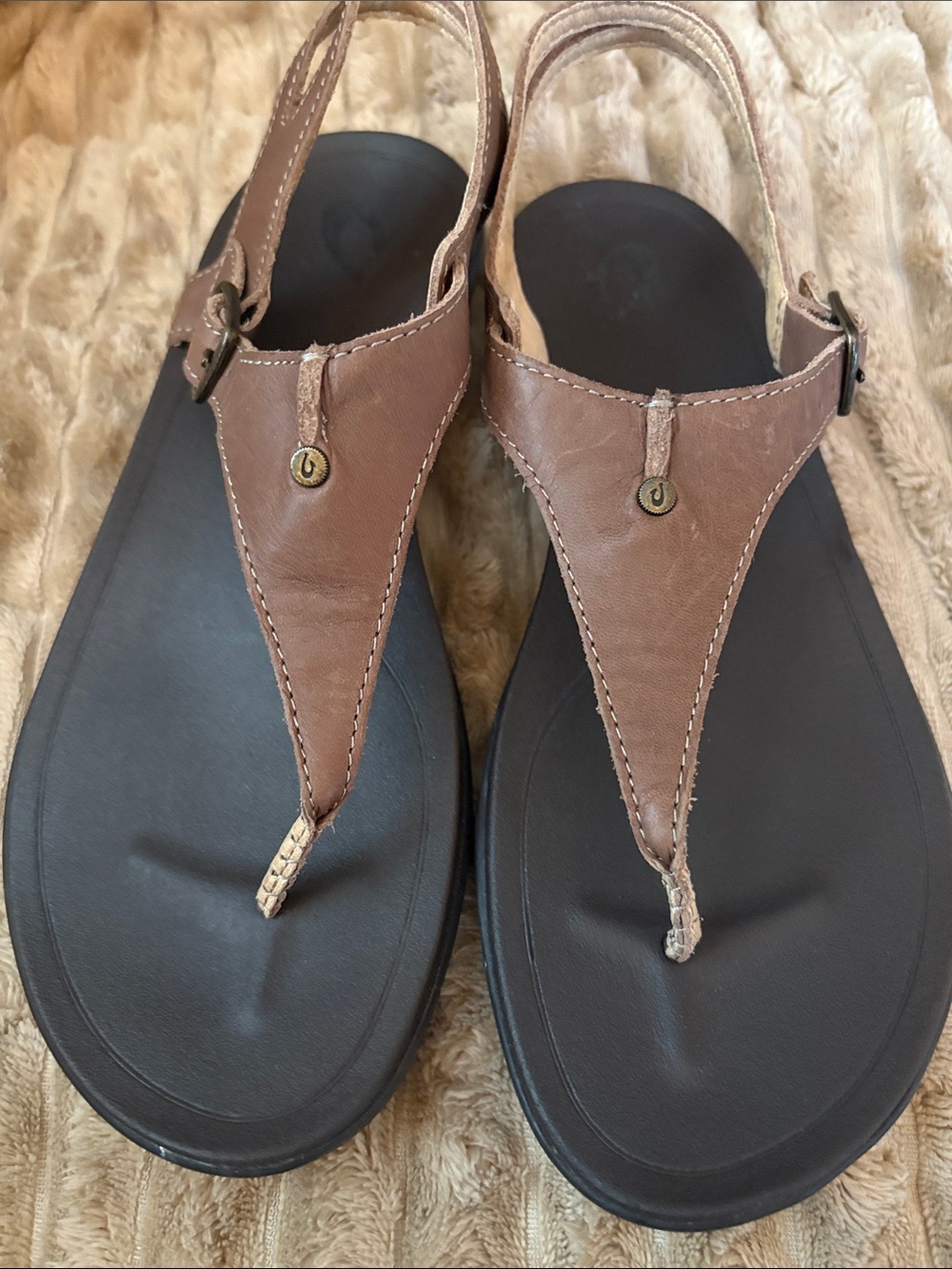 OluKai Brown Leather Thong Sandals with Black Footbed